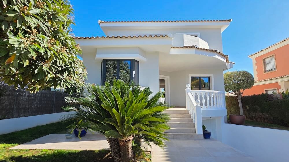 Renovated Detached Villa with Pool in La Eliana